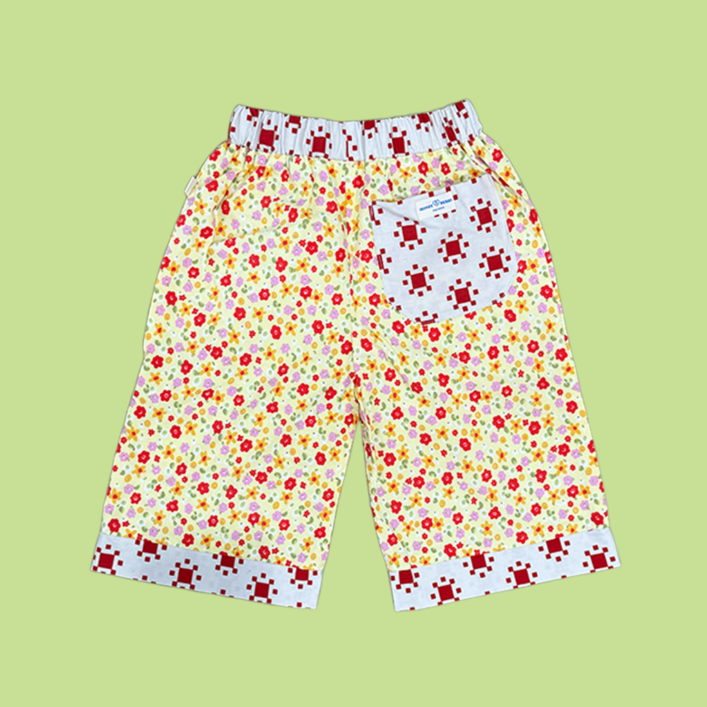 Clam Diggers Size M (2T)
