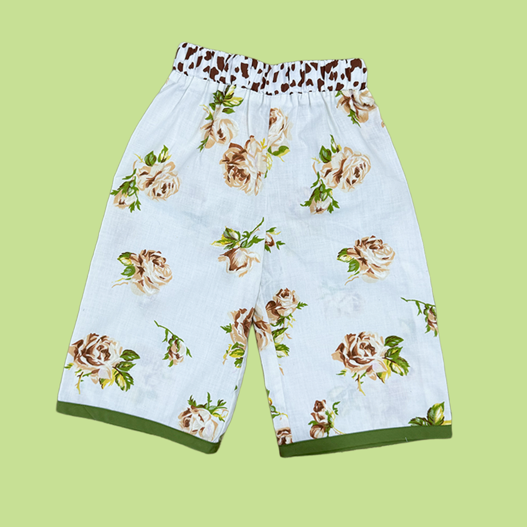 Clam Diggers Size M (2T)