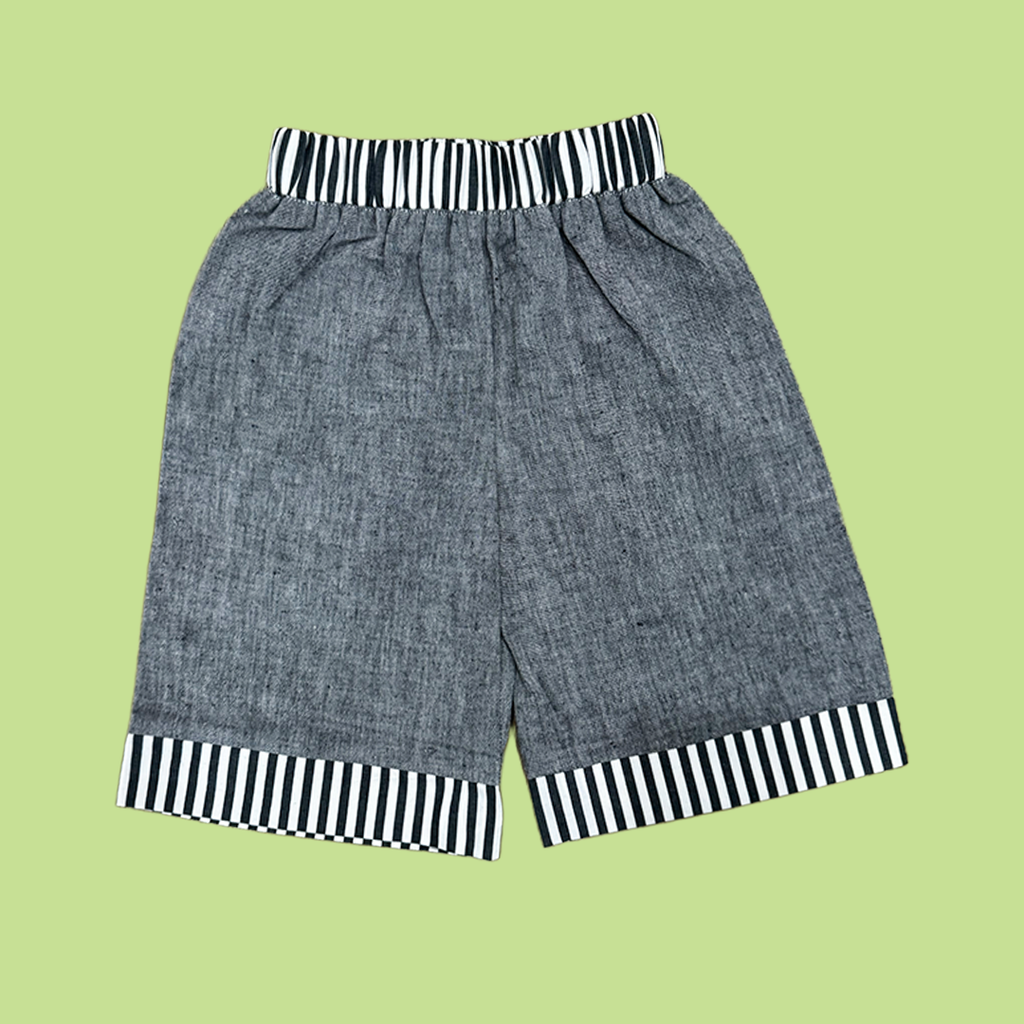 Clam Diggers Size XS (12-18M)