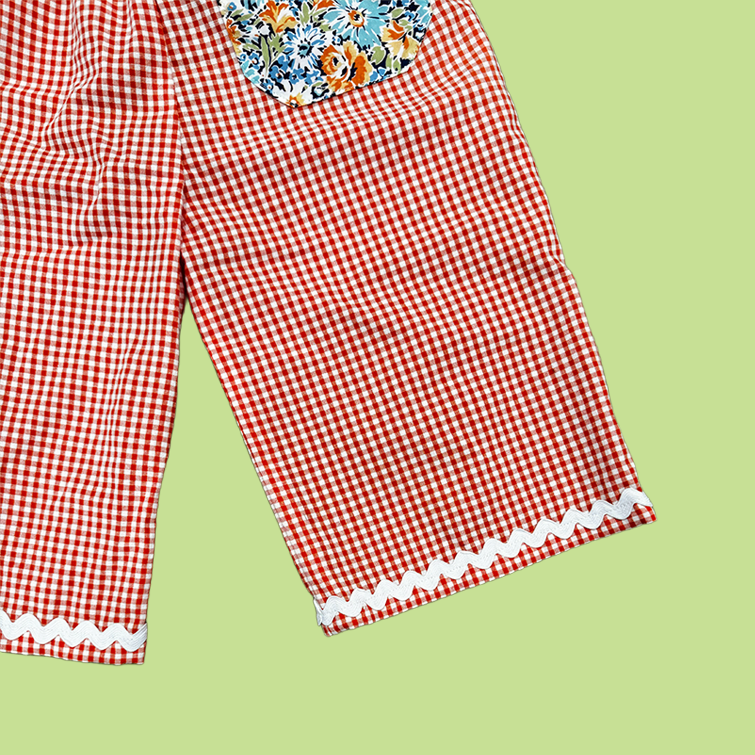 Clam Diggers Size L (3T)
