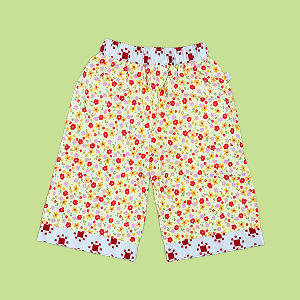 Clam Diggers Size M (2T)